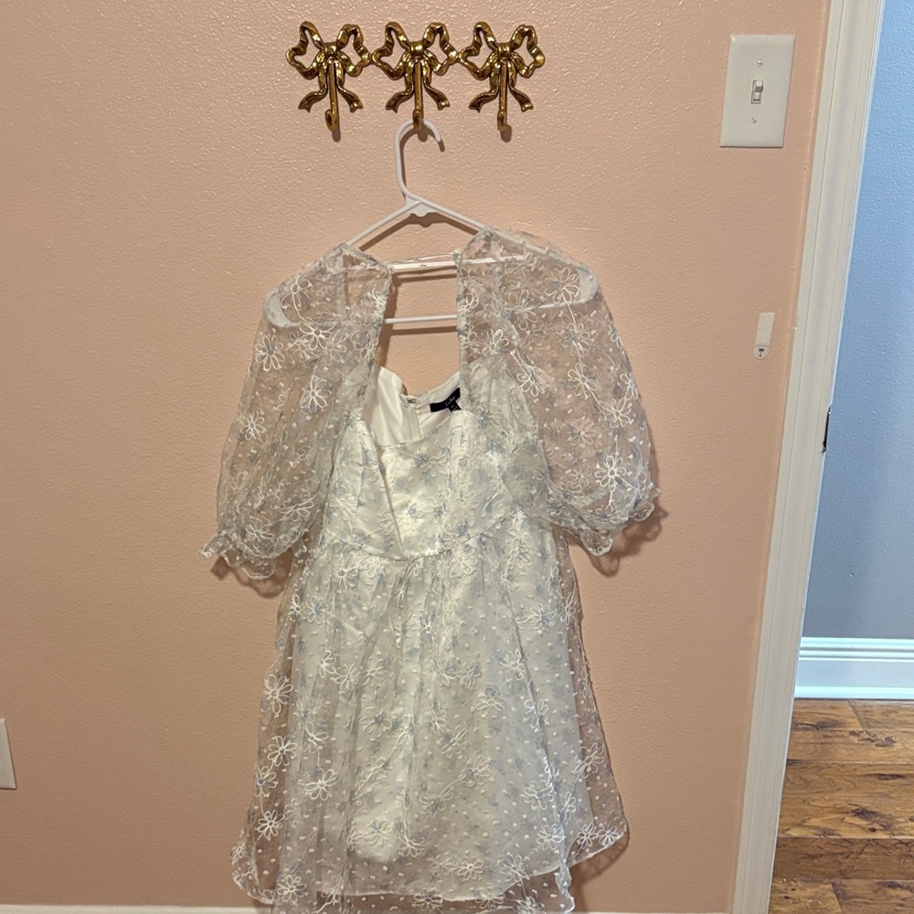 Lulu's White Floral Midi Dress
